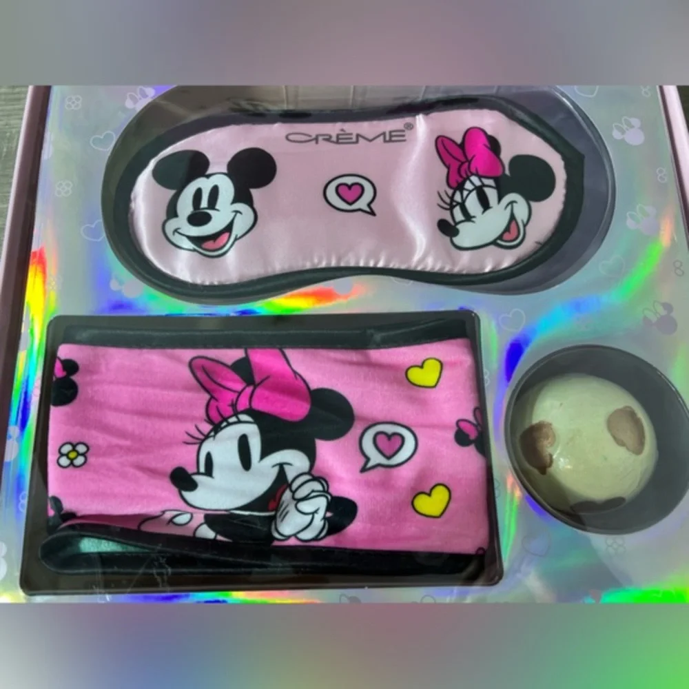 The Creme Shop Disney nib crème